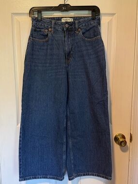 🆕Abercrombie The Crop Highrise Wide leg Curve Love